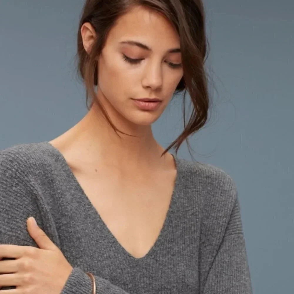 Aritzia Wilfred Henon Sweater - Cabin - Picture 2 of 16